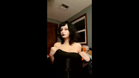 missmacabre666 online show from 01.17.26