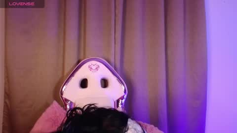 missmariana_ online show from 12.17.25