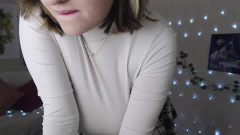 Snapshot of missmelons_ chatting on 03.12.25 Li online show from 03.12.25