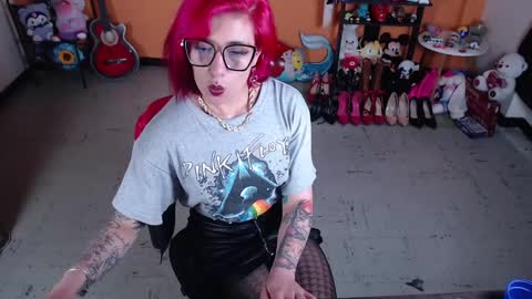 Miss Mia online show from 01.25.25