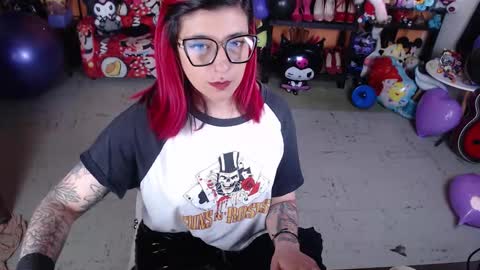 Miss Mia online show from 09.18.25