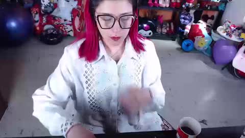 Miss Mia online show from 09.29.25