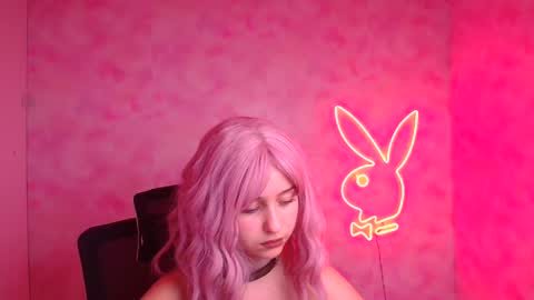 Mia online show from 11.17.25