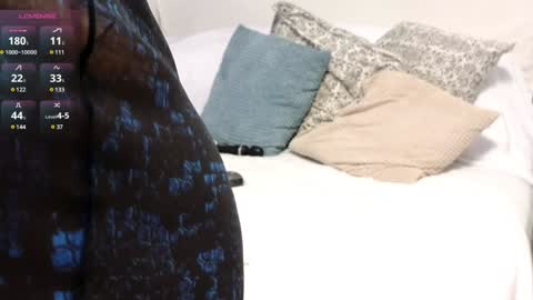 Snapshot of missmiamor chatting on 01.25.25 Mia online show from 01.25.25