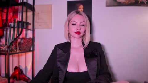   online show from 02.08.25