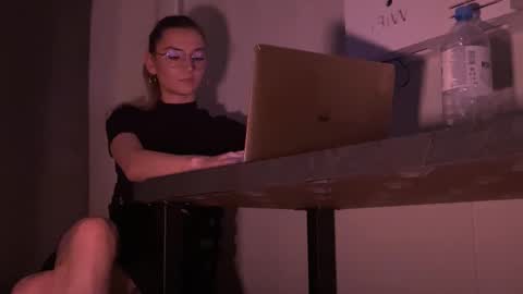 missmiroslava online show from 03.04.26