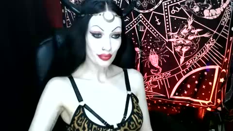 MissMoonDoll online show from 01.02.25