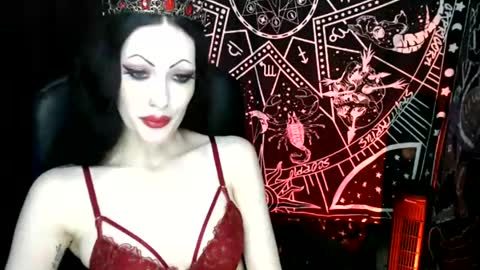 MissMoonDoll online show from 01.08.25