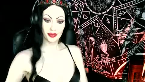 Snapshot of missmoondoll chatting on 07.18.26 MissMoonDoll online show from 07.18.26