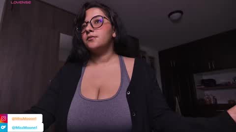 MissMoon online show from 09.09.25