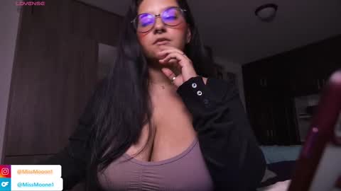 MissMoon online show from 10.16.25