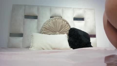 missnatasha05 online show from 09.18.25