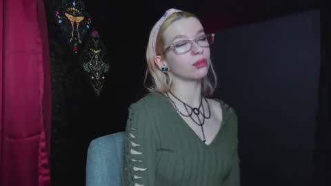 Mistress Nikki Vill online show from 02.12.25