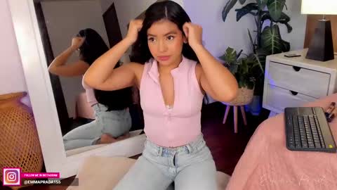 Snapshot of missprada chatting on 10.09.25 Emma Prada online show from 10.09.25