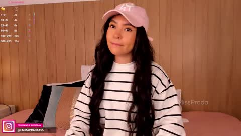 Snapshot of missprada chatting on 11.12.25 Emma Prada online show from 11.12.25