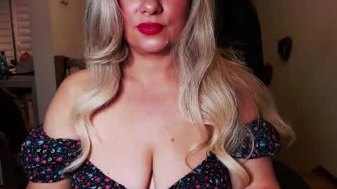 Missqueen1416 online show from 03.12.25