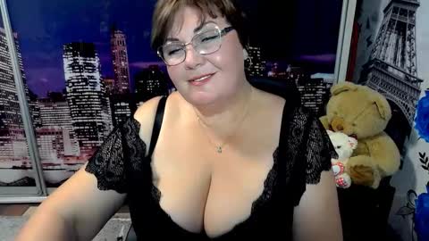 Snapshot of missritabella chatting on 10.22.25 Rita online show from 10.22.25