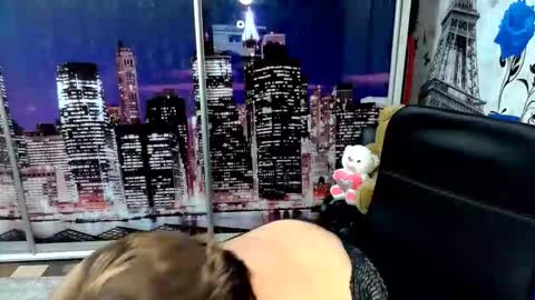 Snapshot of missritabella chatting on 10.29.25 Rita online show from 10.29.25