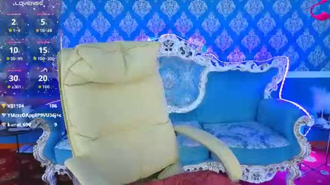 Snapshot of missrossi chatting on 06.17.26 missrossi online show from 06.17.26