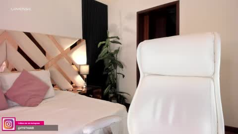 Fernanda Davila online show from 04.13.26