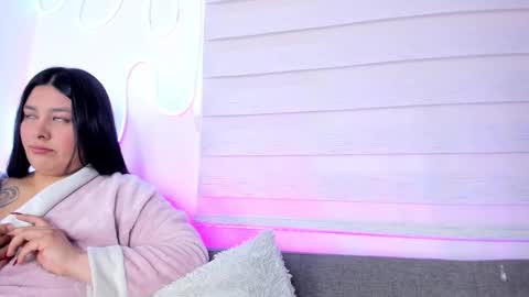 Pau OFmissweetpeach online show from 01.05.26