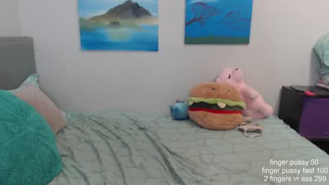 Snapshot of missyinpinkk chatting on 01.10.25 Missy online show from 01.10.25