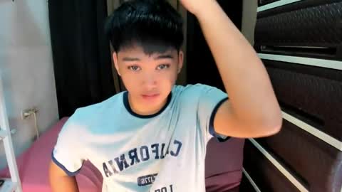 Snapshot of mister_officer chatting on 04.10.26 SAINT SACHI will make your day online show from 04.10.26