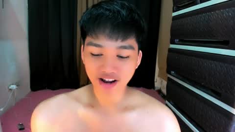 Snapshot of mister_officer chatting on 04.17.26 SAINT SACHI will make your day online show from 04.17.26