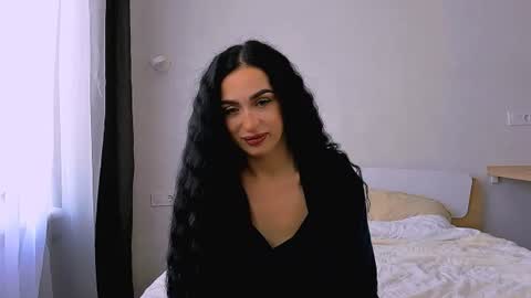 Snapshot of mistic_fox chatting on 06.19.26 mistic_fox online show from 06.19.26