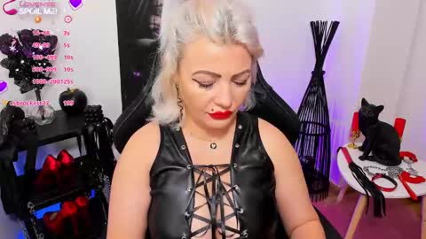 Snapshot of mistress_catsnow chatting on 01.23.25 Miss CatSnow online show from 01.23.25