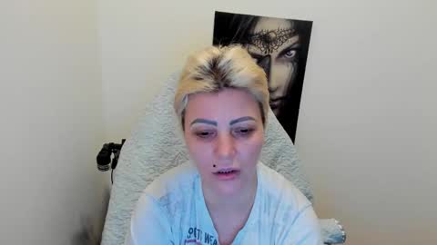 Snapshot of mistress_catsnow chatting on 02.16.25 Miss CatSnow online show from 02.16.25