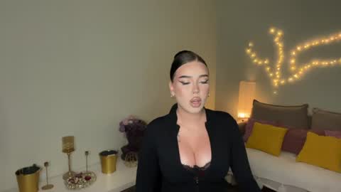 Snapshot of mistress_of_hearts chatting on 07.04.26 Mia online show from 07.04.26