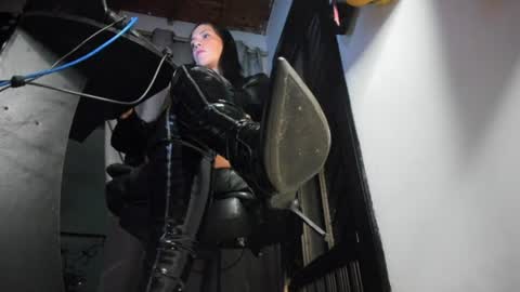 Snapshot of mistressanna_ chatting on 06.11.26 Mistress Anna Alves online show from 06.11.26
