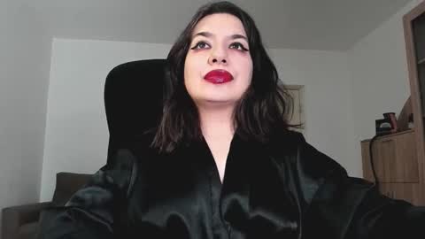 Snapshot of mistressmichelle5 chatting on 02.09.26 YourGoddessM online show from 02.09.26