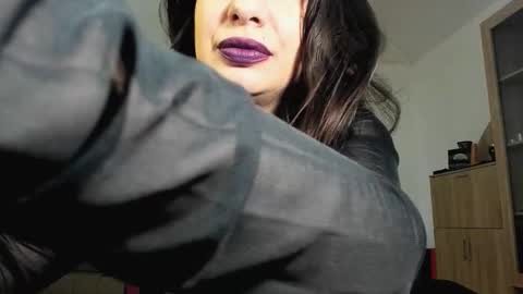 Snapshot of mistressmichelle5 chatting on 03.04.26 YourGoddessM online show from 03.04.26