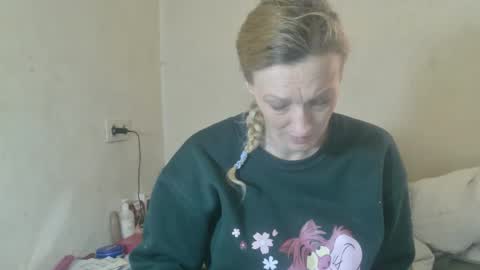 Snapshot of mistressmilly32 chatting on 04.19.26 mistressmilly32 online show from 04.19.26