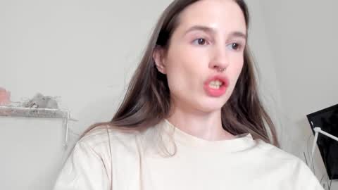 Snapshot of mita_mp4 chatting on 01.03.25 Mita online show from 01.03.25