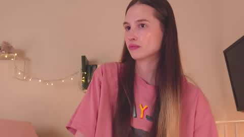 Snapshot of mita_mp4 chatting on 02.11.25 Mita online show from 02.11.25