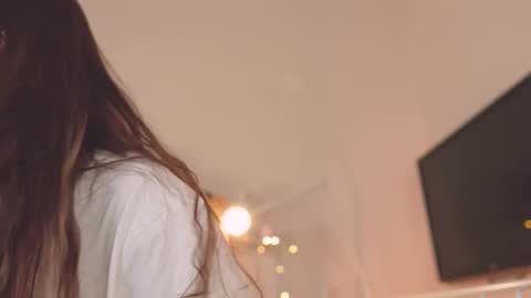 Snapshot of mita_mp4 chatting on 03.12.25 Mita online show from 03.12.25