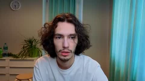 Snapshot of mitchelkurse chatting on 06.15.26 MitchelKurse online show from 06.15.26