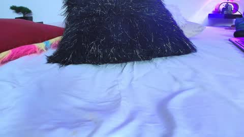 Snapshot of miwa_cutte chatting on 12.18.24 Miwa online show from 12.18.24