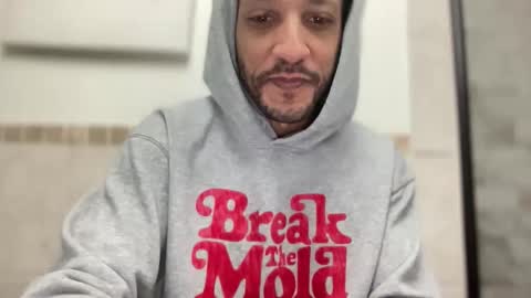 Snapshot of mixedmandingo313 chatting on 05.11.26 Devin Mandingo online show from 05.11.26