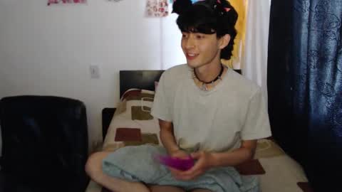 Snapshot of mixipeach chatting on 10.19.25 Naomi and Nekorii online show from 10.19.25