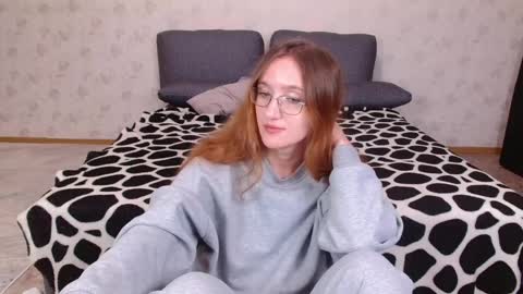 Snapshot of miya_here chatting on 05.28.26 Miya online show from 05.28.26