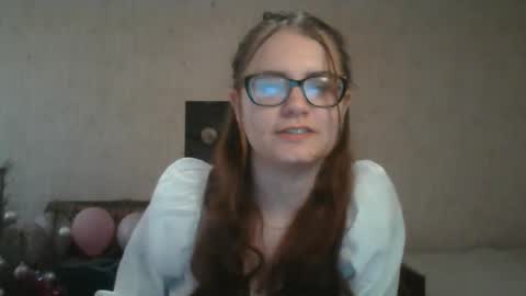 Snapshot of miyabe chatting on 03.09.25 Milana online show from 03.09.25