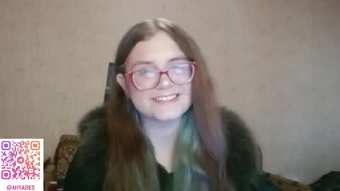 Snapshot of miyabe chatting on 09.30.25 Milana online show from 09.30.25