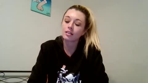 Snapshot of mizzymay10101 chatting on 02.28.26 mizzymay10101 online show from 02.28.26