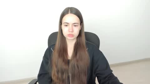 Snapshot of mmm_bananaa_ chatting on 12.05.24 Beata online show from 12.05.24