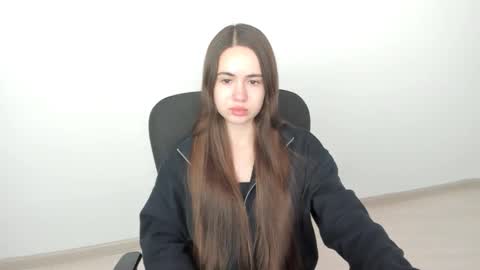 Snapshot of mmm_bananaa_ chatting on 12.07.24 Beata online show from 12.07.24