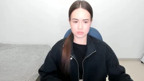 Snapshot of mmm_bananaa_ chatting on 01.17.25 Beata online show from 01.17.25